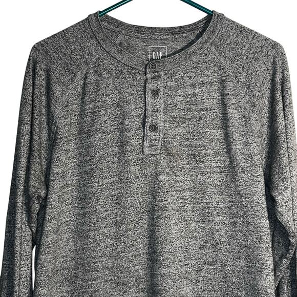 GAP Men’s Heather Gray Long Sleeve Henley Shirt Size M Cotton Blend Textured - Picture 2 of 7